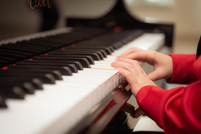 How to Choose the Perfect Piano for Your Home Studio
